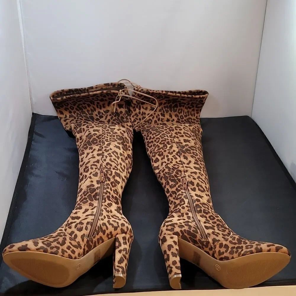 BRAND NEW WILD DIVA LOUNGS ANIMAL PRINT POINTED TOE TALL BOOT - Picture 8 of 16